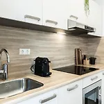 Severini With Own Kitchen & Bathroom Nyaraló *