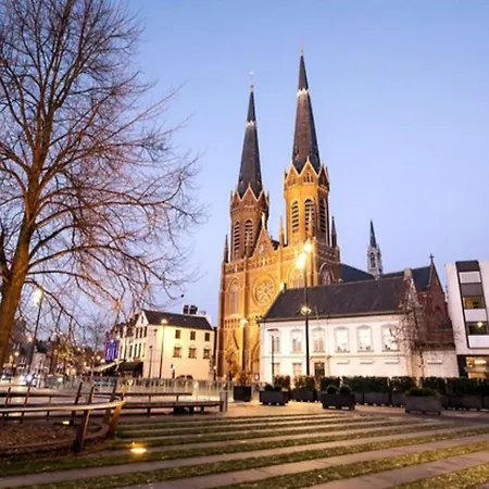 Severini With Own Kitchen & Bathroom * טילבורג